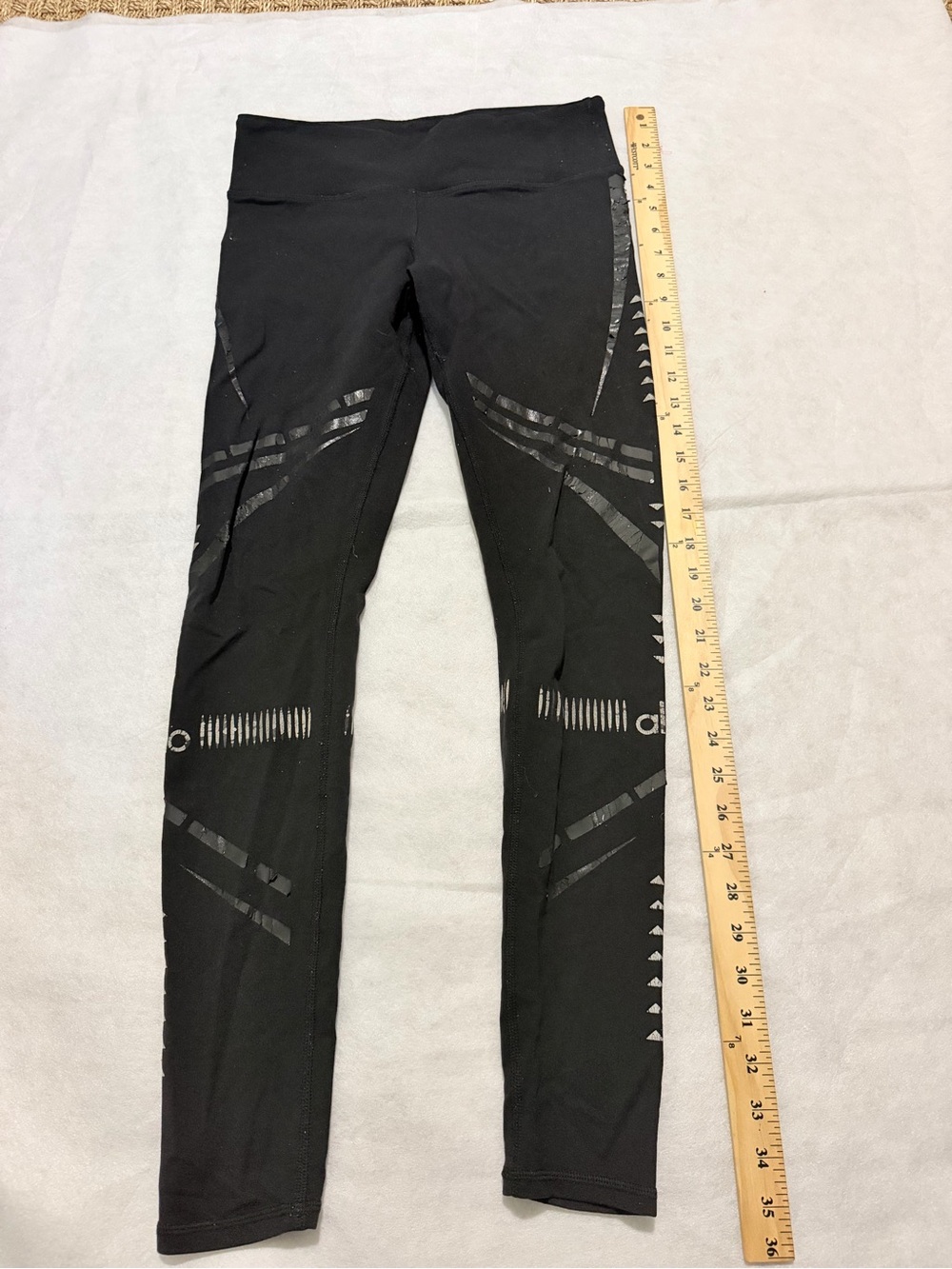 ALO Yoga Black  Jogger Leggings with Reflective Graphic Accents
